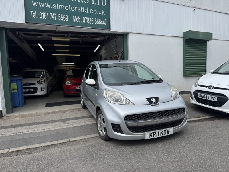Peugeot 107 1.0cc Sportium 5 Door 2011 FSH 67,500 Miles Silver £20 Road Tax Full MOT