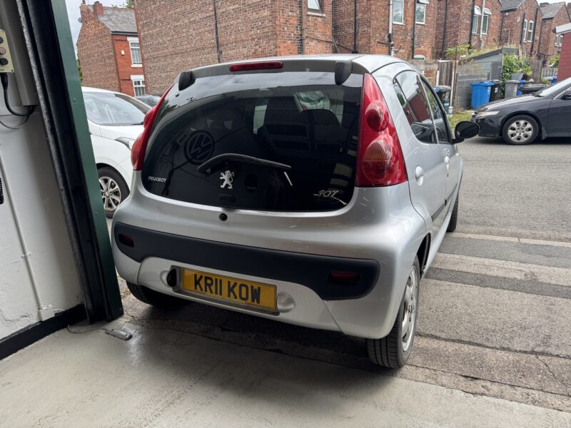 Peugeot 107 1.0cc Sportium 5 Door 2011 FSH 67,500 Miles Silver £20 Road Tax Full MOT
