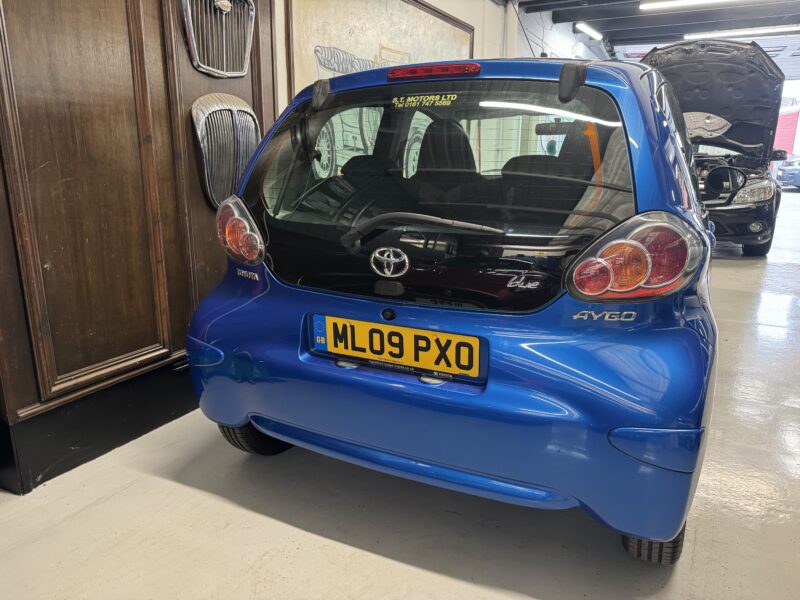 Toyoya Aygo Blue 2009 79000 Miles 2 Owners Bluetooth Full MOT £20 Tax