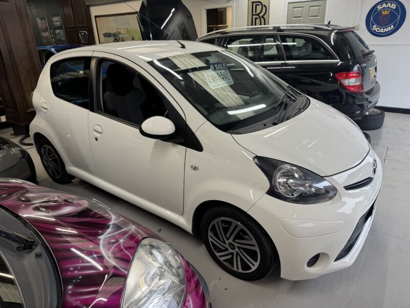 Toyota Aygo 1.0cc Move AUTOMATIC** 5 Door 2014 1 Owner Full Toyota Service History 36,800 Miles