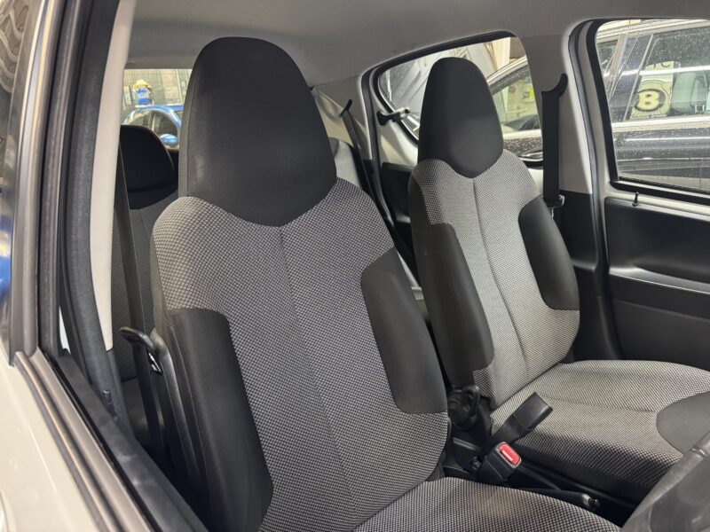 Toyota Aygo 1.0cc Move AUTOMATIC** 5 Door 2014 1 Owner Full Toyota Service History 36,800 Miles