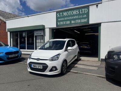 Hyundai i10 1.2cc SE 2016 53,00 Miles Sunroof Heated Seats Alloy Wheels 2 Keys £20 Road Tax White