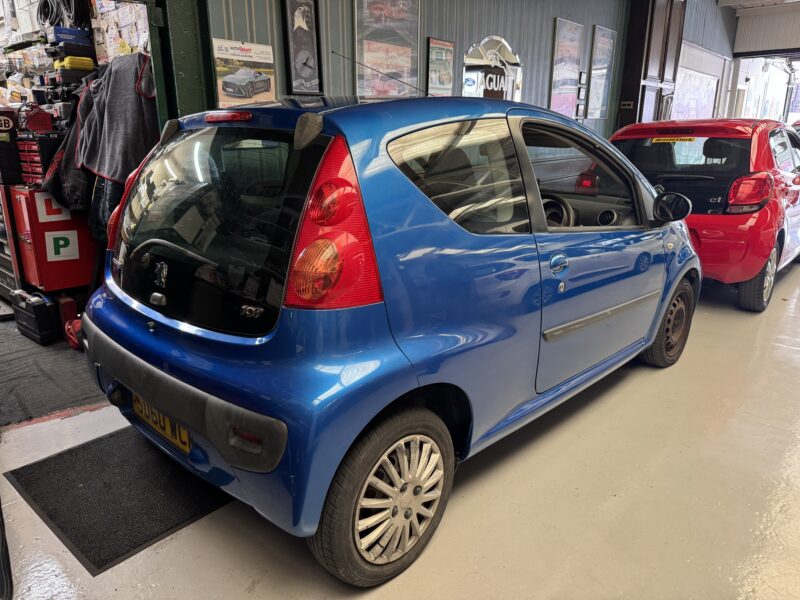 Peugeot 107 2010 3 Door £20 Tax 84,500 Miles Blue Full MOT