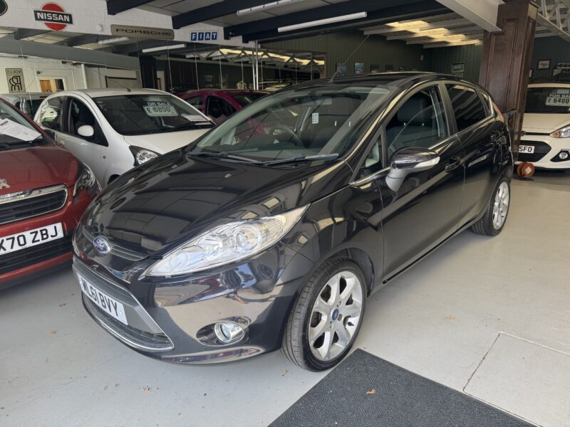 Ford Fiesta Zetec 2011 Black 5 Door 1.2L 83,300 Miles Full MOT