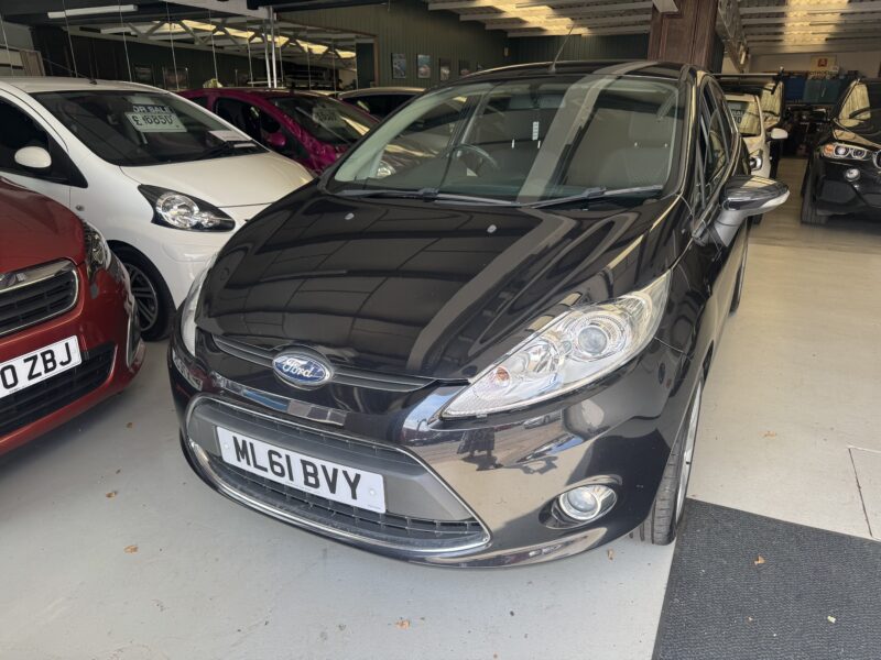 Ford Fiesta Zetec 2011 Black 5 Door 1.2L 83,300 Miles Full MOT
