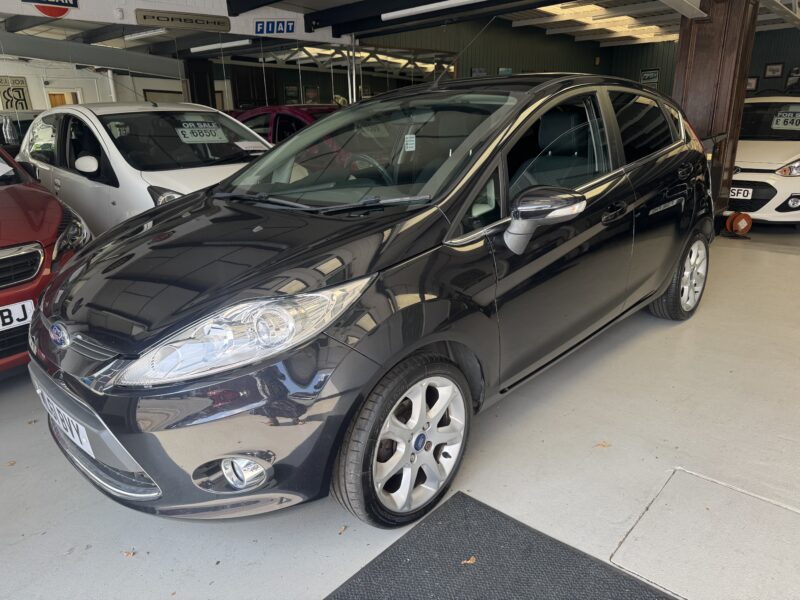 Ford Fiesta Zetec 2011 Black 5 Door 1.2L 83,300 Miles Full MOT