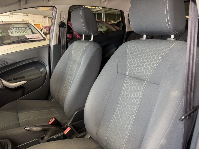 Ford Fiesta Zetec 2011 Black 5 Door 1.2L 83,300 Miles Full MOT
