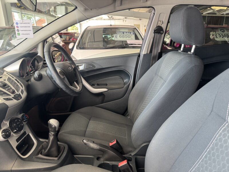 Ford Fiesta Zetec 2011 Black 5 Door 1.2L 83,300 Miles Full MOT