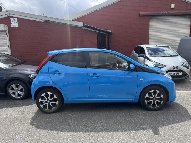 Toyota Aygo Xplore 2018 5 Door *Automatic* 12,400 Miles Reverse Camera Alloy Wheels Light Blue