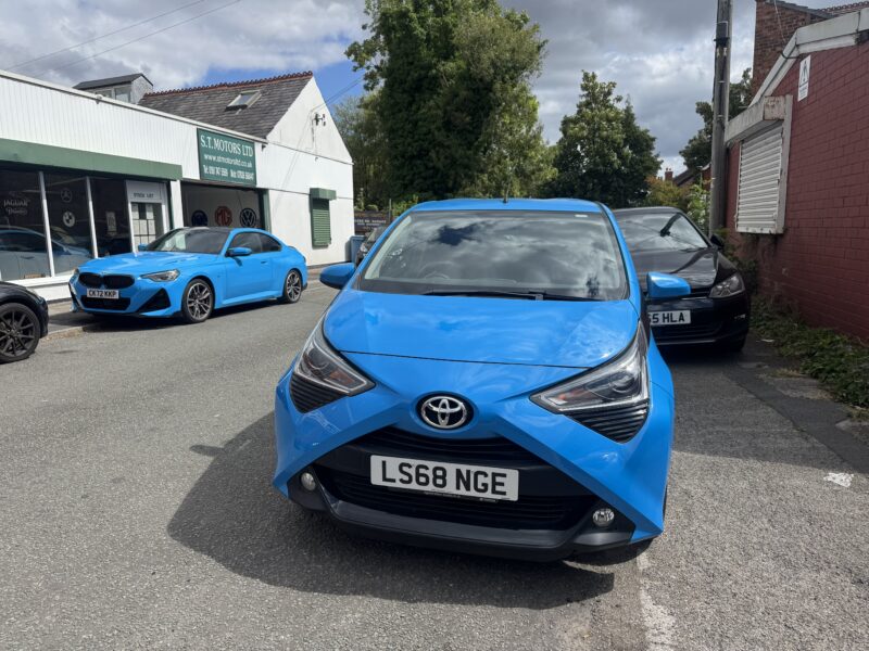 Toyota Aygo Xplore 2018 5 Door *Automatic* 12,400 Miles Reverse Camera Alloy Wheels Light Blue