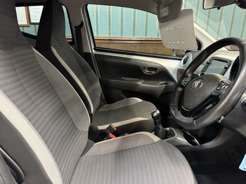 Toyota Aygo 1L X Trend 5 Door 101,000 Miles 2020 Silver Alloy Wheels