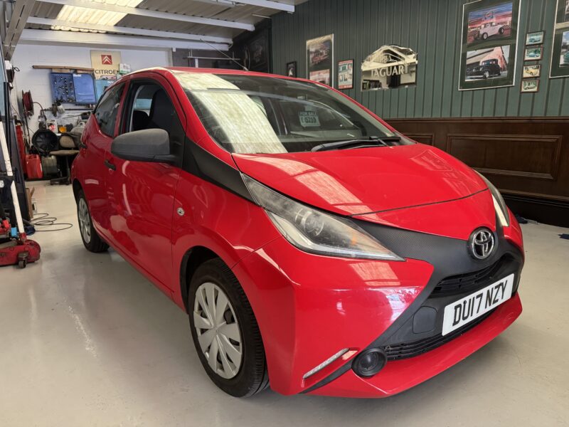 Toyota Aygo 1L VVT i x 5 Door Red 41,000 Miles 2017 Full MOT Part Service History 2 Owners