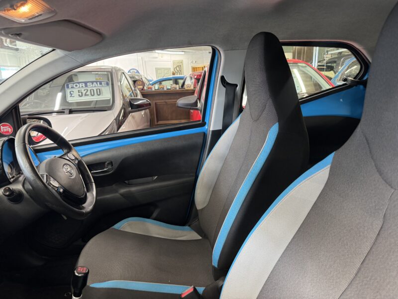 Toyota Aygo X-Cite 2015 1L 5 Door 87,400 Miles FSH £20 Road Tax Alloy Wheels