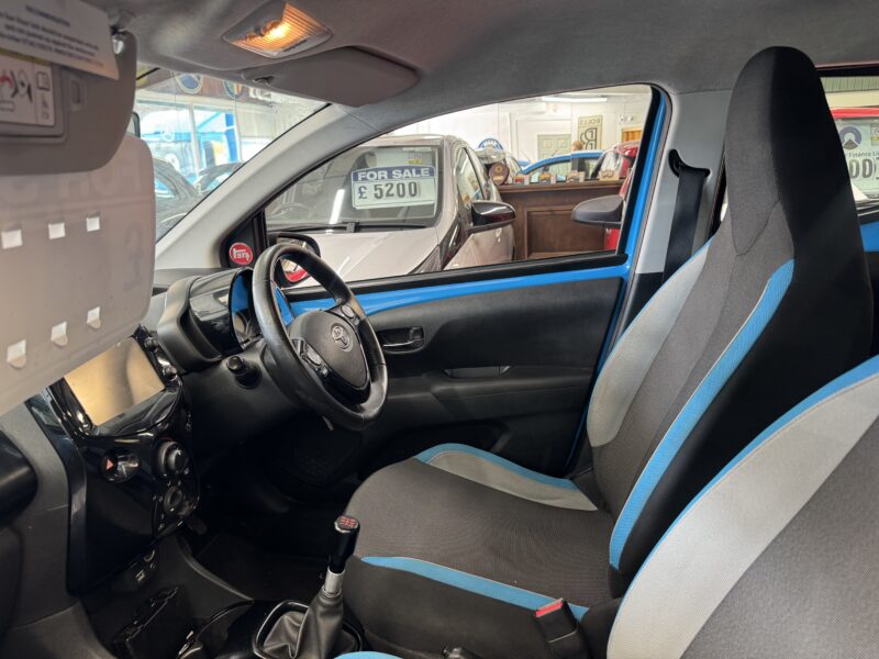 Toyota Aygo X-Cite 2015 1L 5 Door 87,400 Miles FSH £20 Road Tax Alloy Wheels