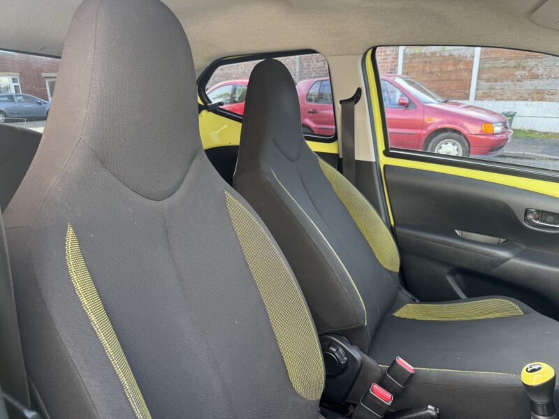 Toyota Aygo 2017 X-Cite 5 Door Yellow 1L 81,900 Miles Part Service History 2 Keys